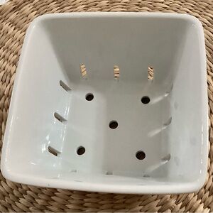 Crate&Barrel White Glazed Ceramic Berry Fruit Colander.
